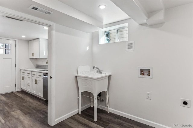 laundry area featuring hookup for a washing machine, visible vents, hookup for an electric dryer, and laundry area