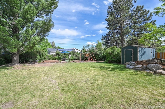 1370 S Hudson St, Denver, CO 80222 - view of yard with a playground