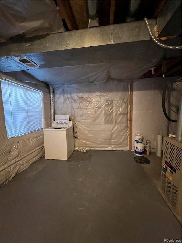 basement with washer / clothes dryer