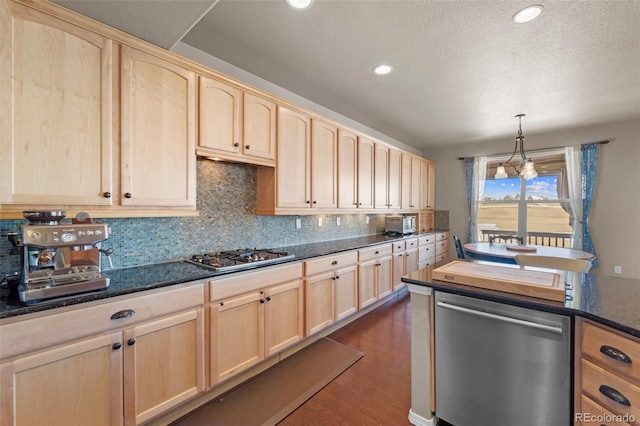 kitchen with stainless steel appliances, tasteful backsplash, dark wood-type flooring, and light brown cabinetry