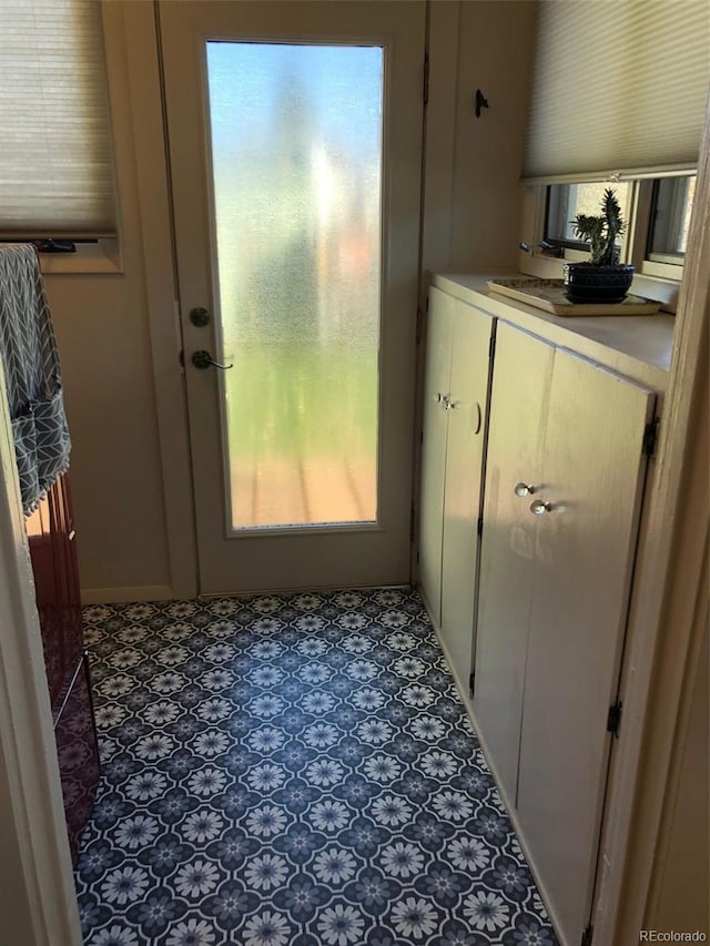 40 Bronk St, Monte Vista, CO 81144 - entryway featuring tile patterned floors
