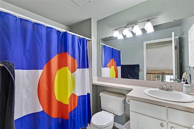 1982 S Truckee St, Aurora, CO 80013 - full bath featuring vanity and curtained shower