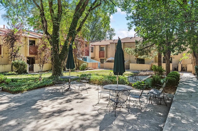1060 S Parker Rd Unit 25, Denver, CO 80231 - view of patio with outdoor dining area