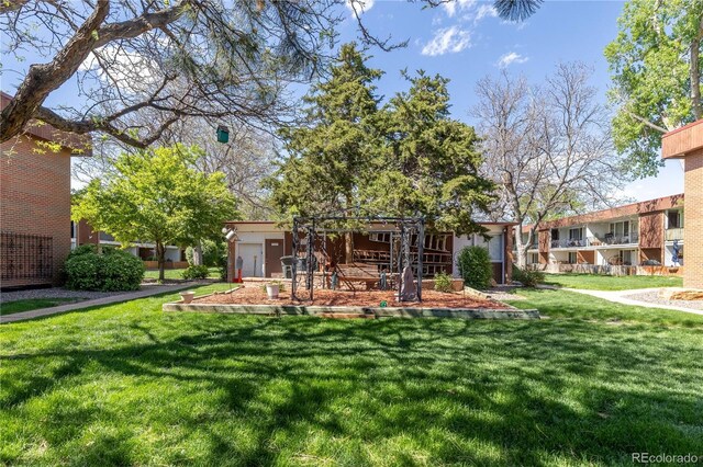10185 W 25th Ave Unit 33, Lakewood, CO 80215 - view of grassy yard