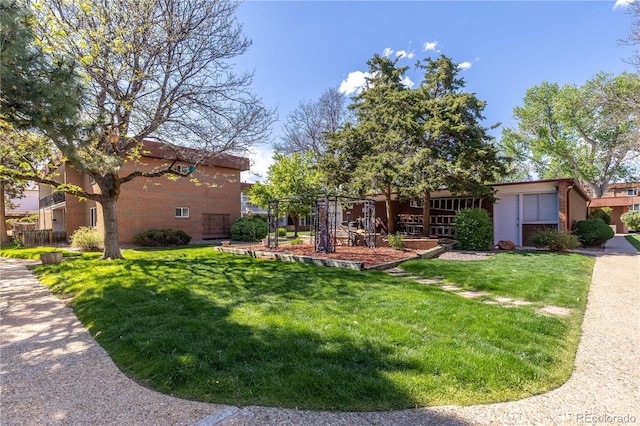 10185 W 25th Ave Unit 33, Lakewood, CO 80215 - view of green lawn