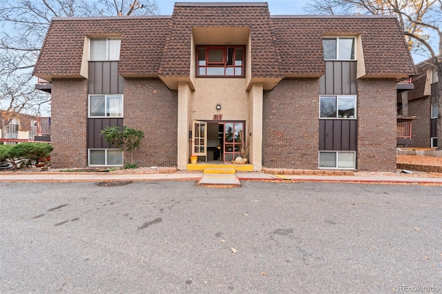 view of building exterior