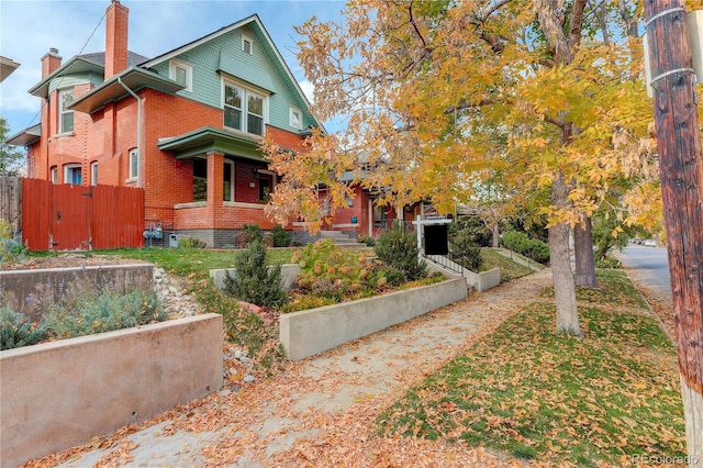 view of front of house featuring covered porch