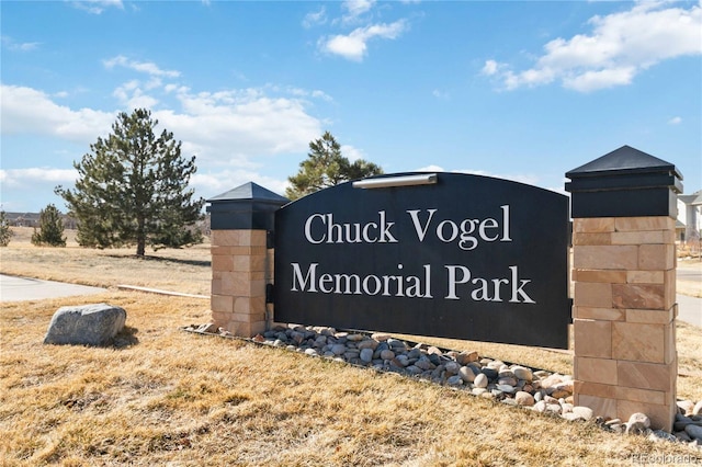 view of community / neighborhood sign