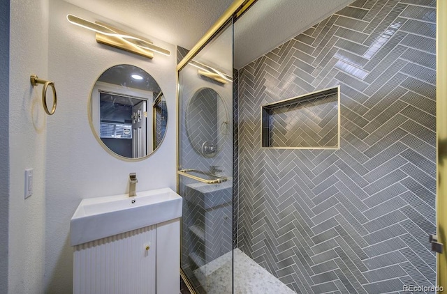 1815 S Monroe St, Denver, CO 80210 - full bath with a tile shower and vanity