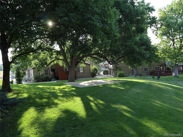 7700 W Glasgow Pl Unit 1A, Littleton, CO 80128 - view of green lawn