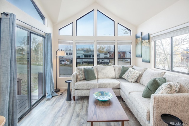 sunroom with vaulted ceiling