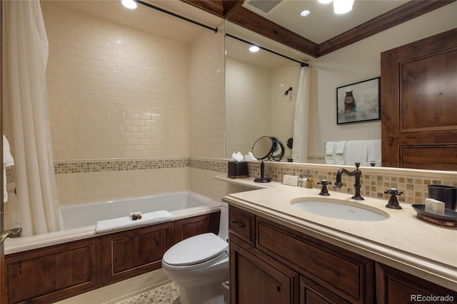 full bathroom featuring shower / tub combo with curtain, toilet, vanity, and decorative backsplash