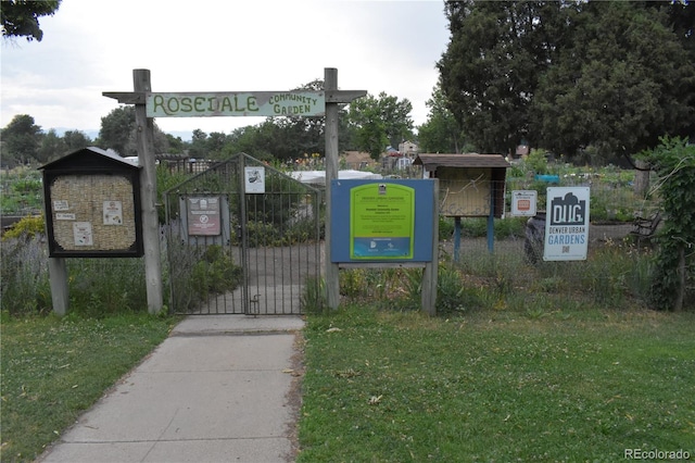 2684 S Logan St, Denver, CO 80210 - view of community featuring a gate