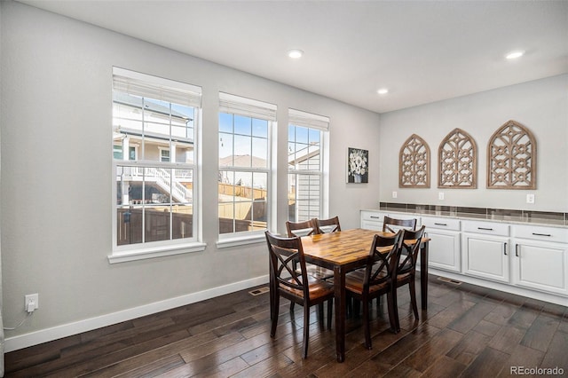 dining area with visible vents, recessed lighting, baseboards, and dark wood-style flooring