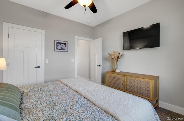 bedroom with carpet flooring and ceiling fan