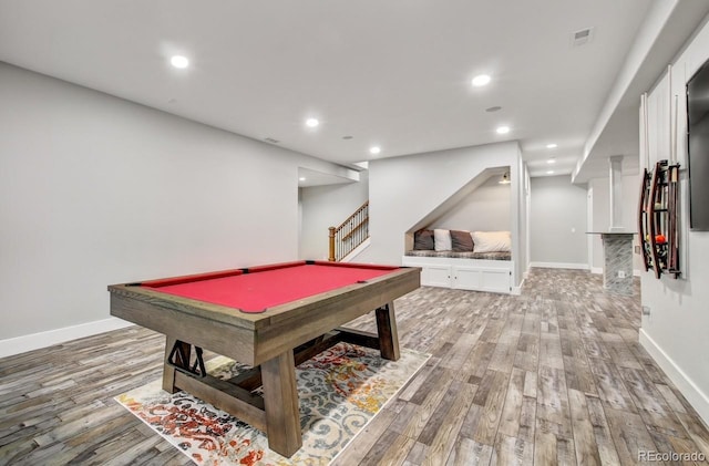 playroom with pool table and hardwood / wood-style flooring