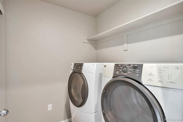 15955 E Otero Cir, Centennial, CO 80112 - laundry area featuring washing machine and clothes dryer