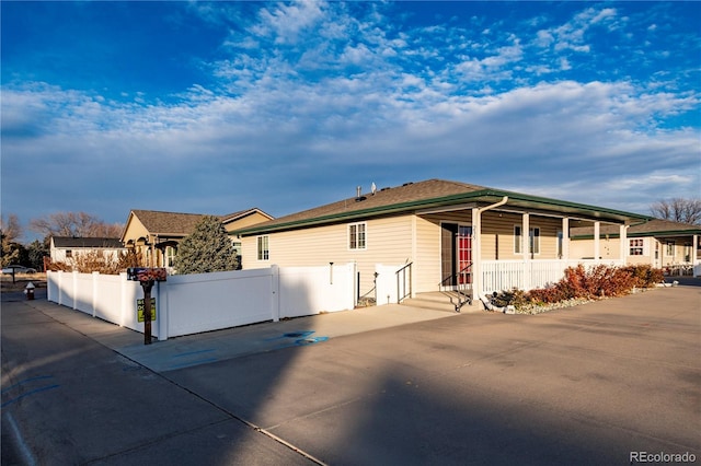 view of front of property with covered porch