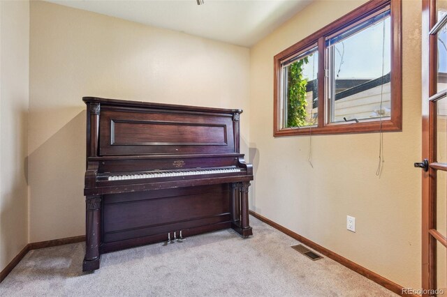 4720 S Grant St, Englewood, CO 80113 - living area with light carpet and baseboards