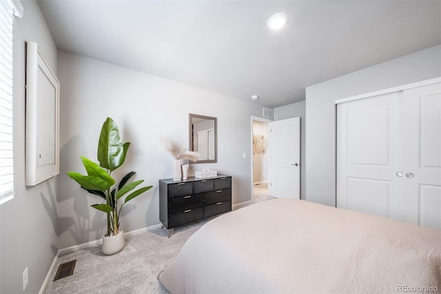 3879 N Shawnee St, Aurora, CO 80019 - bedroom with carpet flooring, baseboards, and a closet