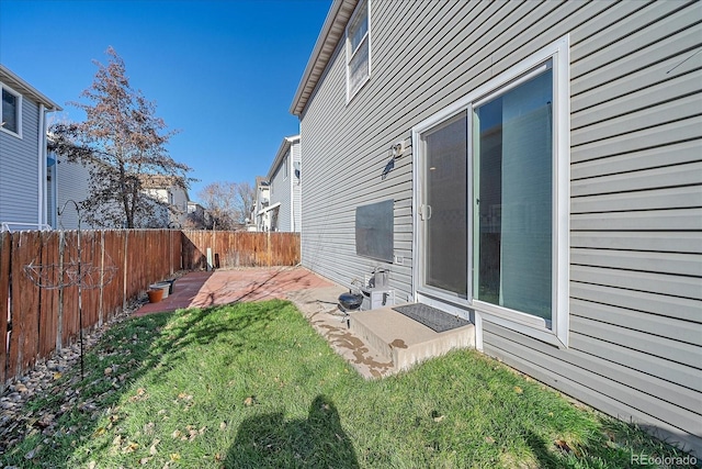 view of yard with a patio