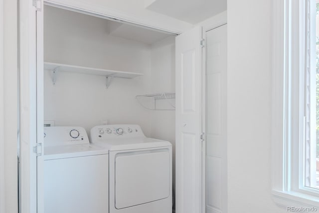 2260 Lilly Dr, Thornton, CO 80229 - laundry room featuring washer and dryer