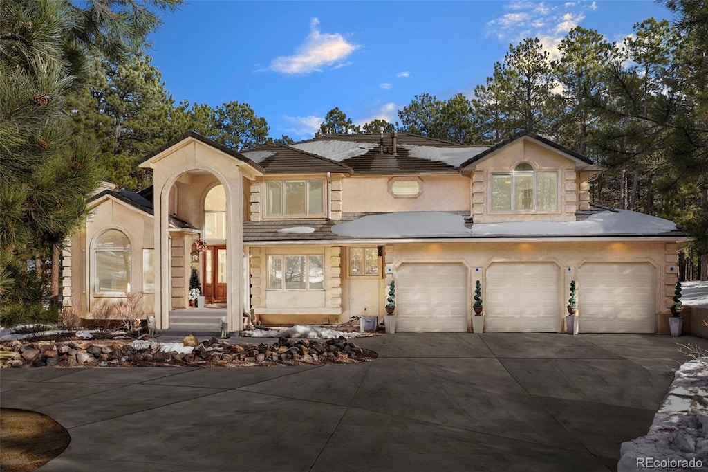 view of front of house featuring a garage