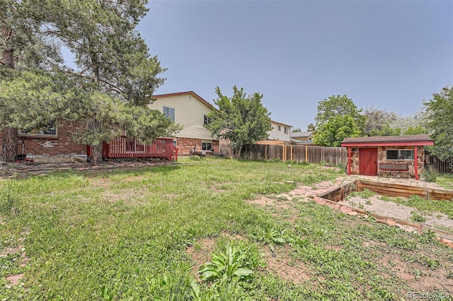 1824 S Granby St, Aurora, CO 80012 - view of yard featuring a deck