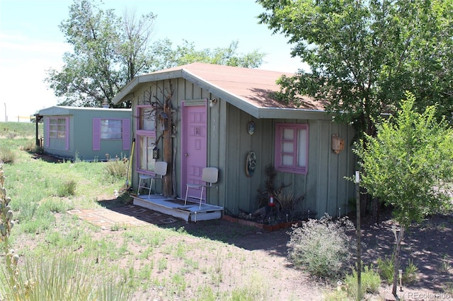 view of outbuilding