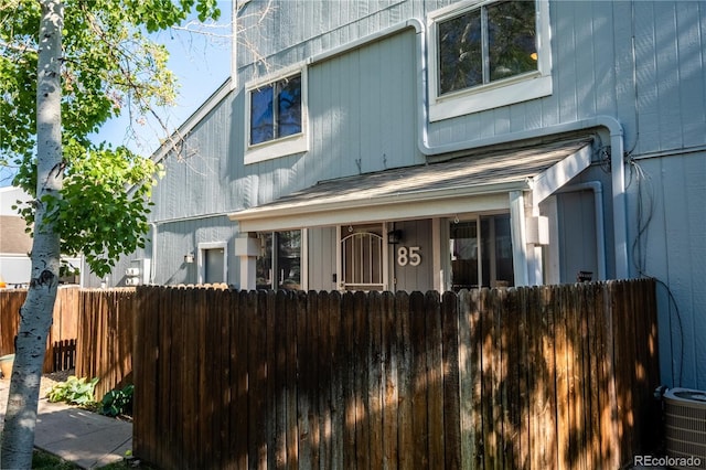 2557 S Dover St Unit 85, Lakewood, CO 80227 - view of front of property featuring central AC