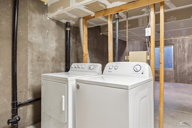 18508 E Whitaker Cir Unit D, Aurora, CO 80015 - laundry room with separate washer and dryer