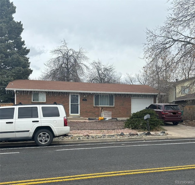 view of front facade featuring a garage