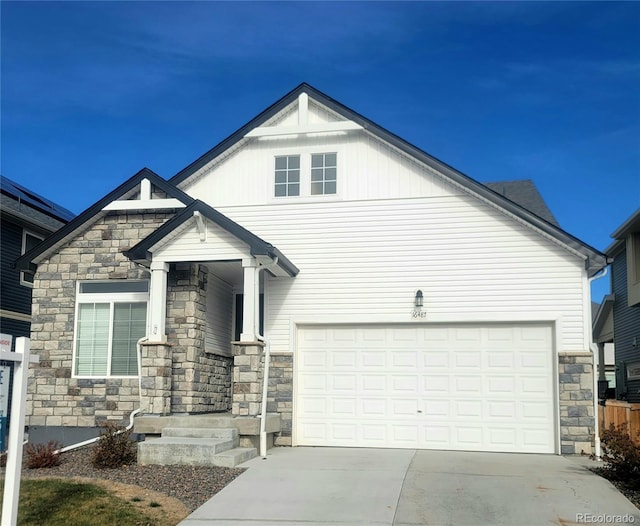 view of front facade featuring a garage