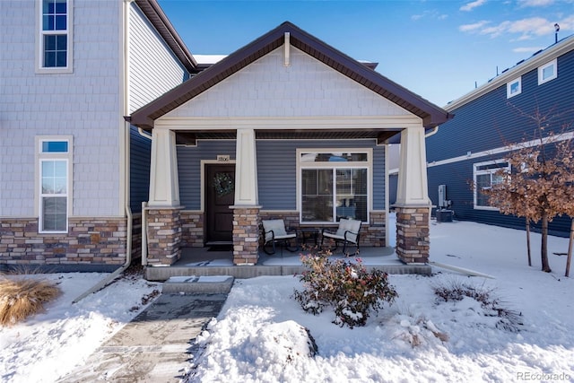 view of front of property featuring a porch