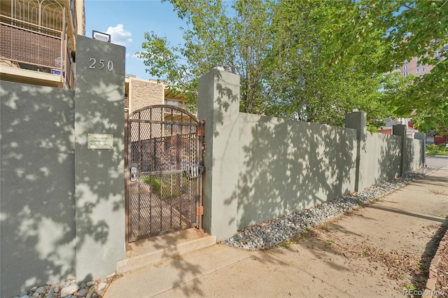 gate featuring fence