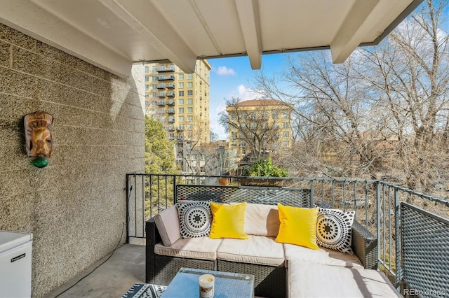 balcony featuring an outdoor hangout area