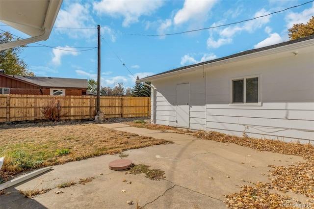 view of yard with a patio