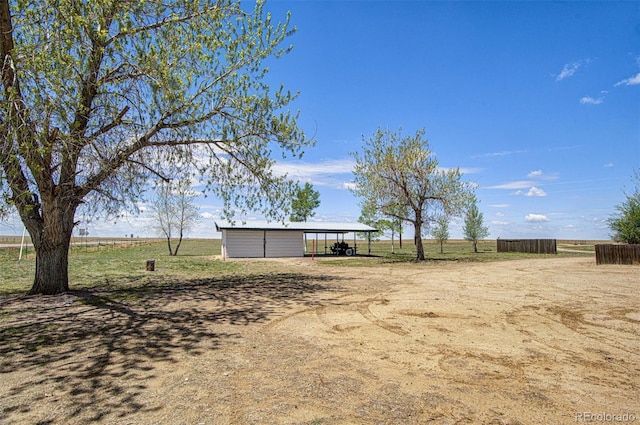 view of yard featuring a rural view