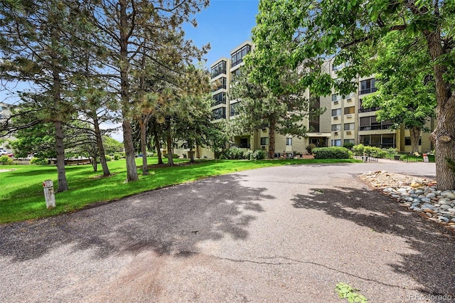 13890 E Marina Dr Unit 304, Aurora, CO 80014 - view of home's community with a lawn