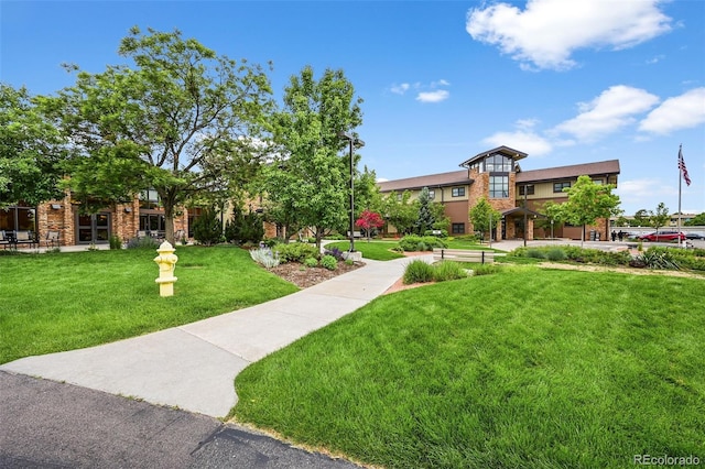 13890 E Marina Dr Unit 304, Aurora, CO 80014 - view of home's community featuring a lawn