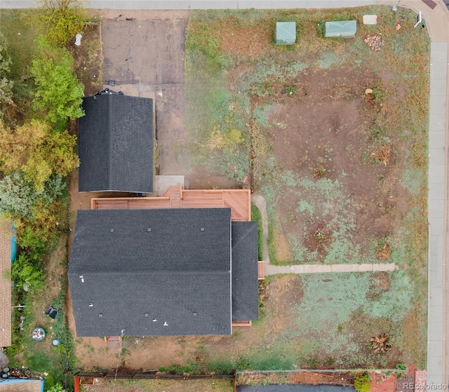 aerial view of property and surrounding area