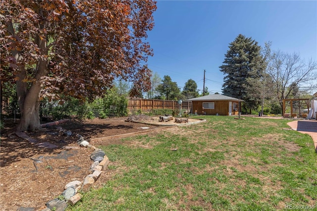 12375 W 19th Pl, Lakewood, CO 80215 - view of yard with an outbuilding