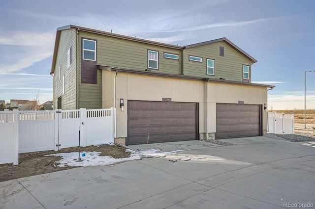 view of front facade with a garage