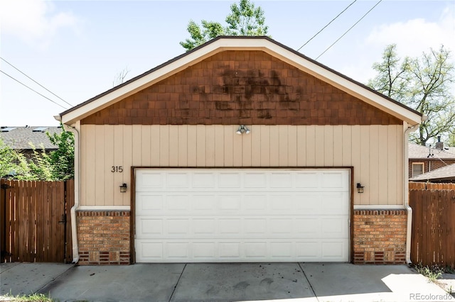 315 S Franklin St, Denver, CO 80209 - detached garage featuring fence