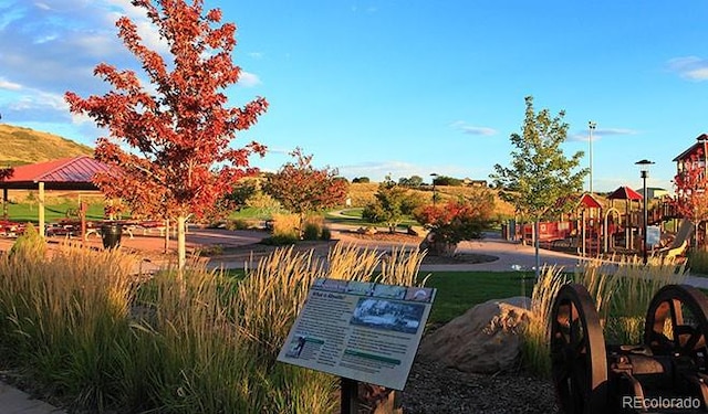 view of surrounding community