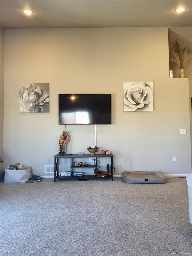 living room with carpet flooring