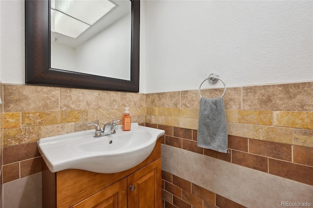 9019 E Oxford Dr, Denver, CO 80237 - bathroom featuring vanity