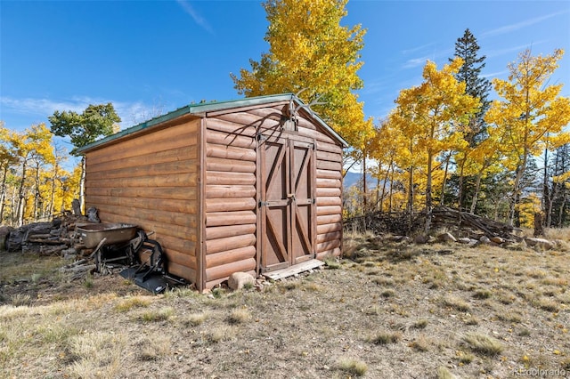 view of outbuilding