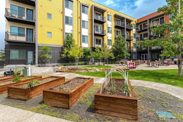 2829 W 53rd Ave Unit 104, Denver, CO 80221 - view of home's community featuring a garden