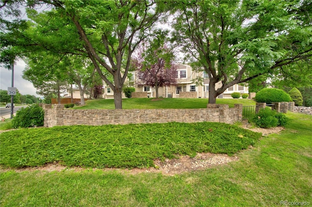 210 W Jamison Cir Unit 41, Littleton, CO 80120 - view of green lawn